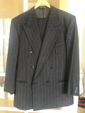 Armani - Mani suit. Vintage. Italy for Sks Fifth Avenue. dark Grey wool 41 - 34.